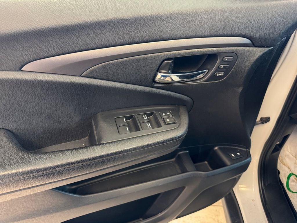 Used 2020 Platinum White Pearl Honda EX-L image 11