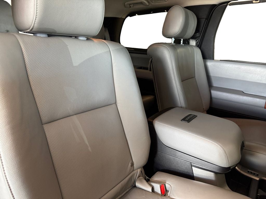 Used 2018 Toasted Walnut Pearl Toyota Platinum image 18