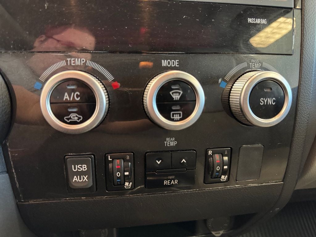 Used 2018 Toasted Walnut Pearl Toyota Platinum image 22