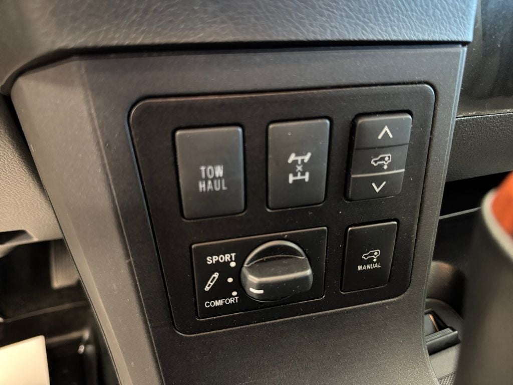 Used 2018 Toasted Walnut Pearl Toyota Platinum image 23