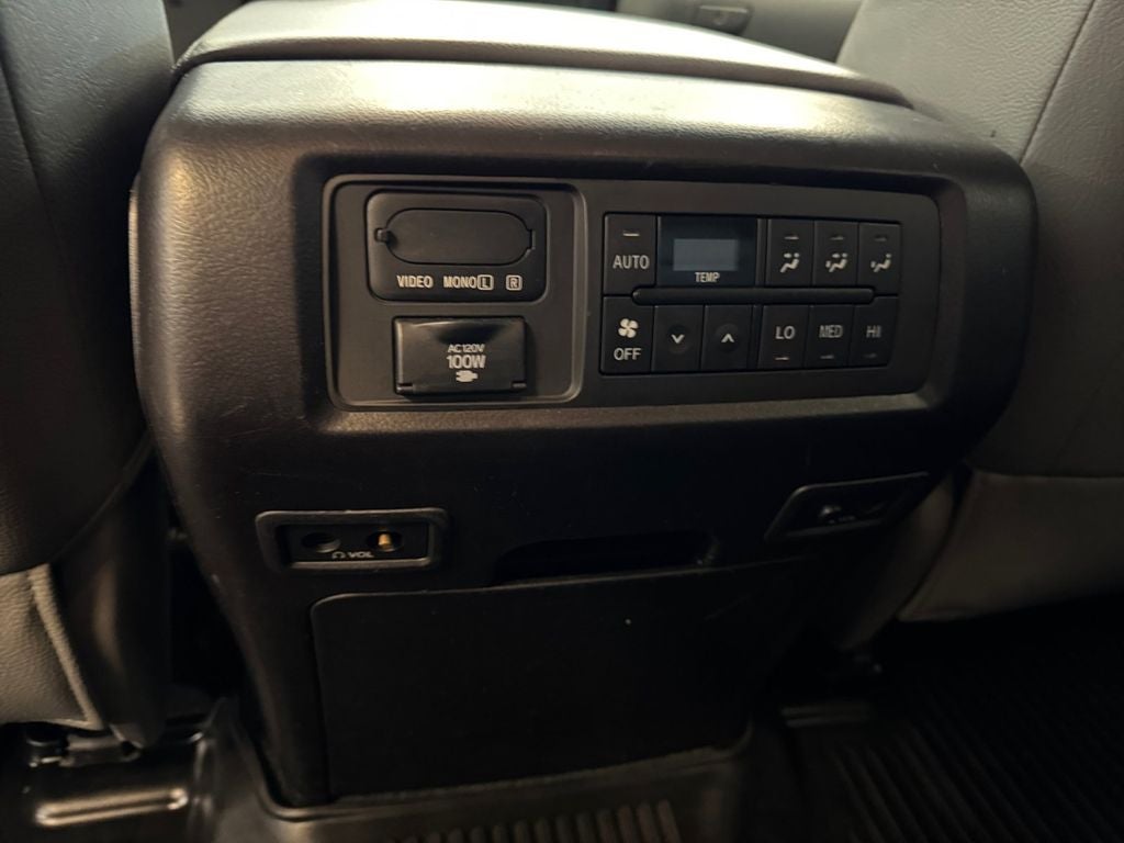 Used 2018 Toasted Walnut Pearl Toyota Platinum image 24