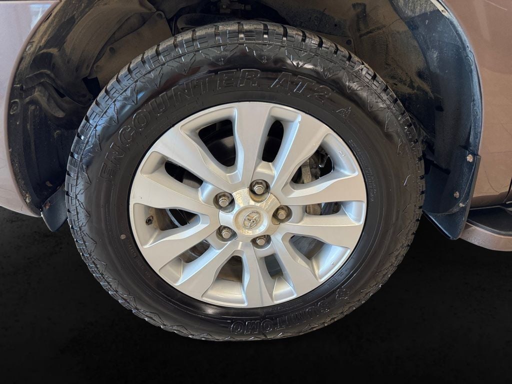 Used 2018 Toasted Walnut Pearl Toyota Platinum image 9