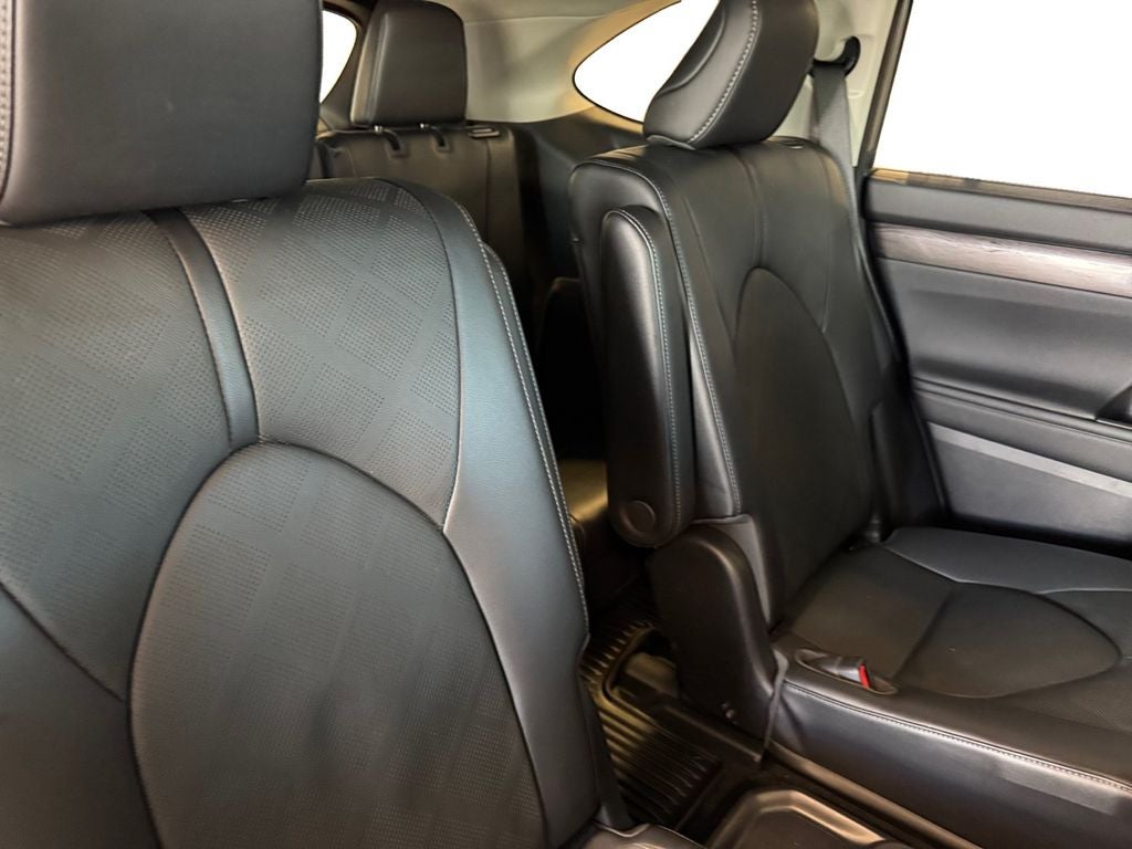 Used 2023 Moon Dust Toyota Platinum image 18