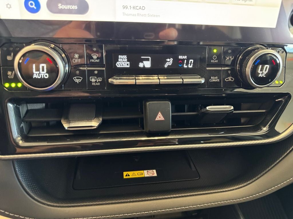 Used 2023 Moon Dust Toyota Platinum image 21