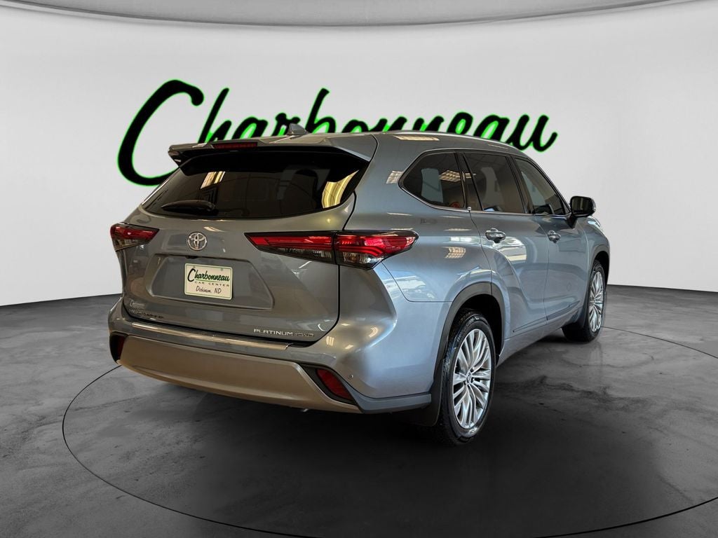 Used 2023 Moon Dust Toyota Platinum image 5
