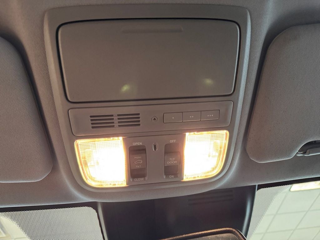 Used 2022 Crystal Black Pearl Honda AWD EX-L image 21