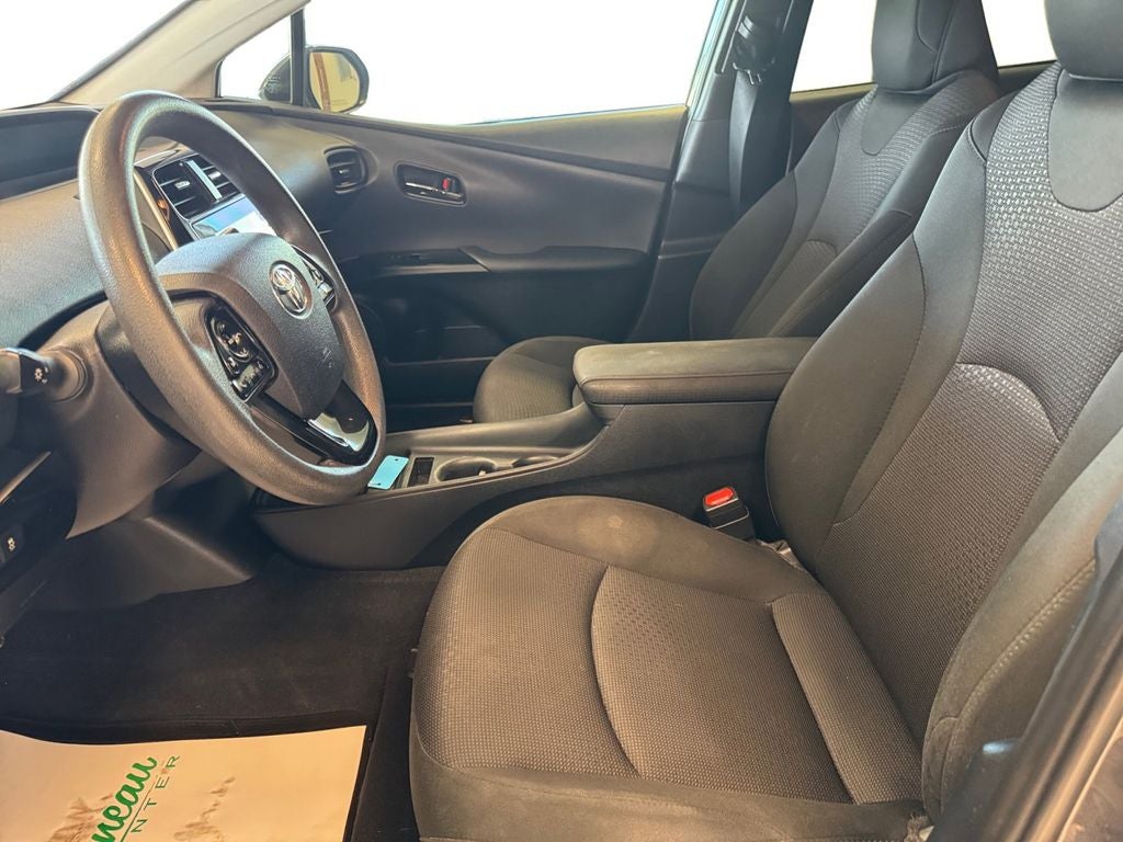 Used 2021 Grey Toyota LE image 10