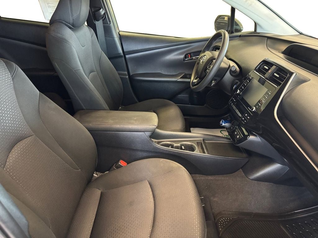 Used 2021 Grey Toyota LE image 17