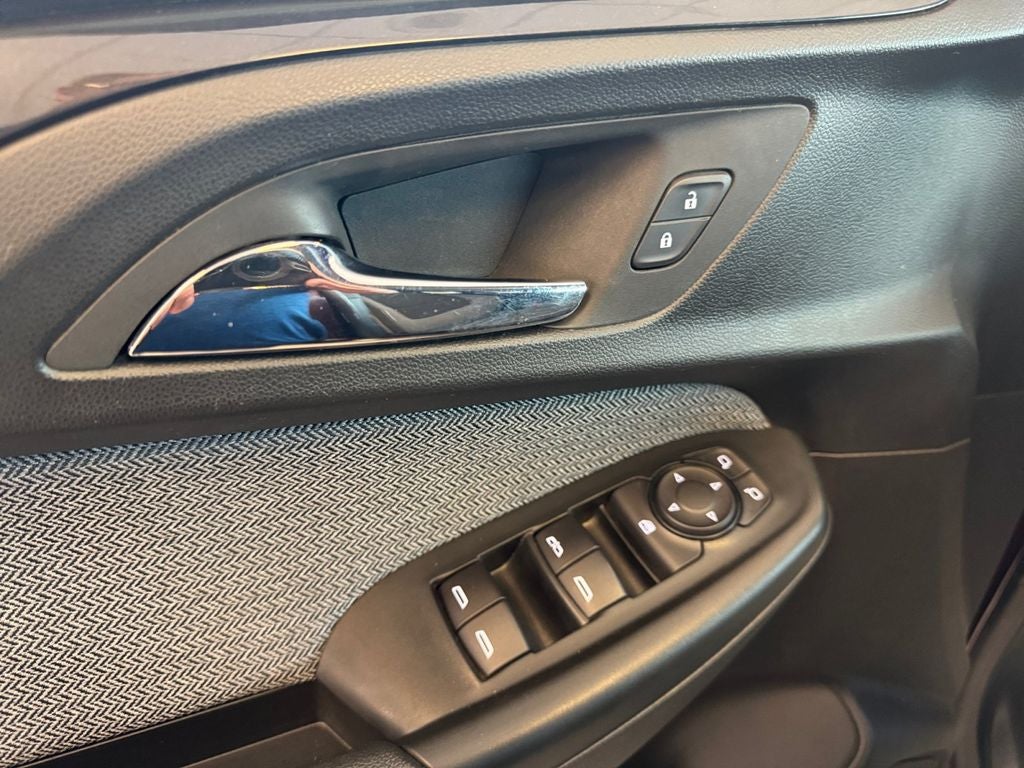 Used 2022 Mahogany Red Metallic Chevrolet FWD LT image 11