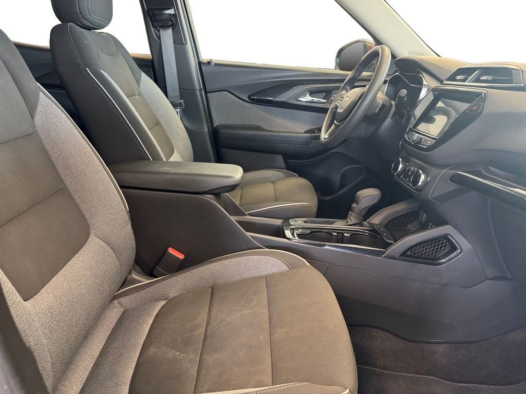 Used 2022 Mahogany Red Metallic Chevrolet FWD LT image 17