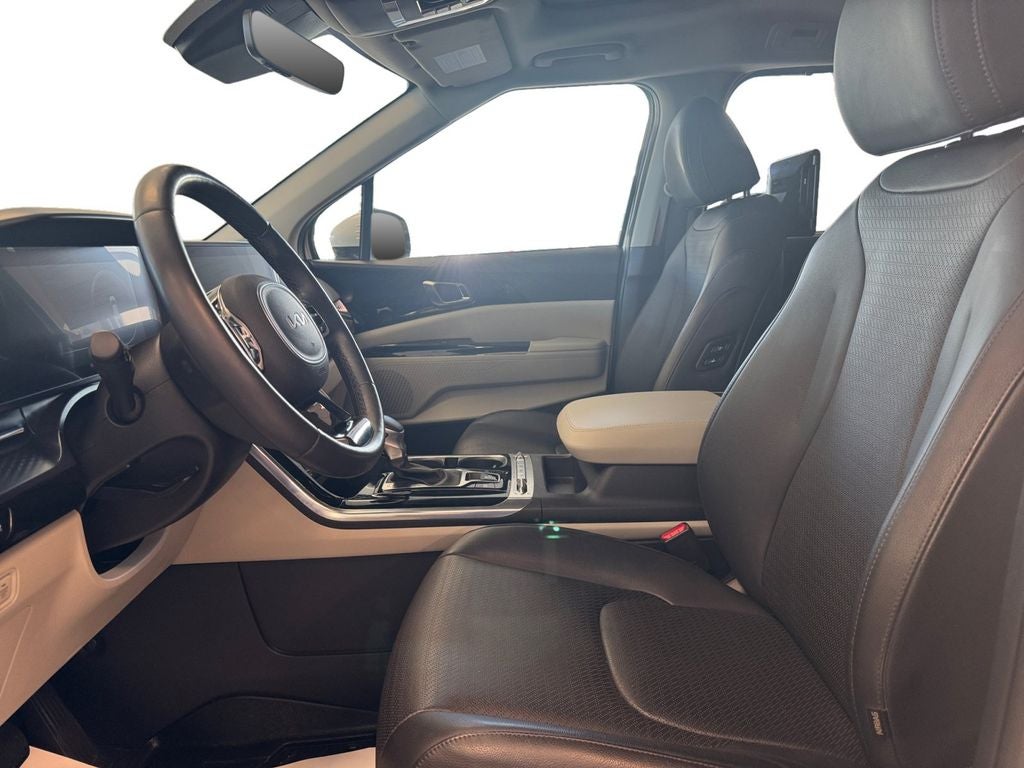 Used 2024 Snow White Pearl Kia SX Prestige image 10
