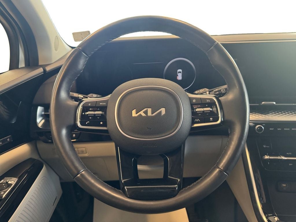Used 2024 Snow White Pearl Kia SX Prestige image 13