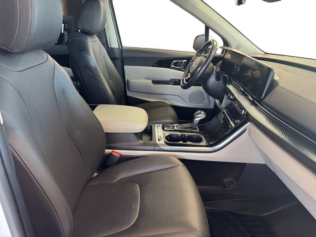 Used 2024 Snow White Pearl Kia SX Prestige image 16