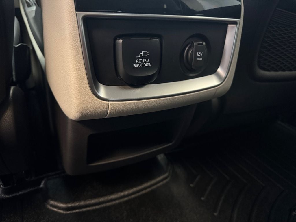 Used 2024 Snow White Pearl Kia SX Prestige image 23