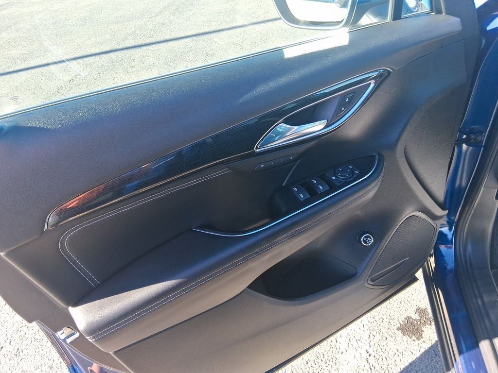 Used 2023 Sapphire Metallic Buick Essence AWD image 11