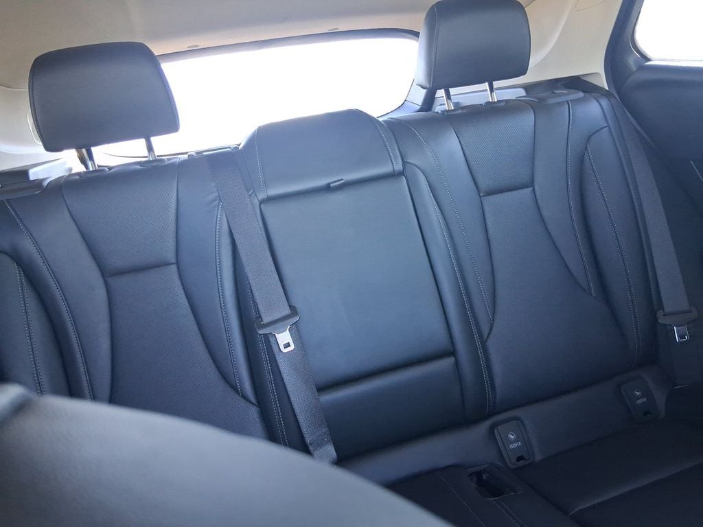 Used 2023 Sapphire Metallic Buick Essence AWD image 18