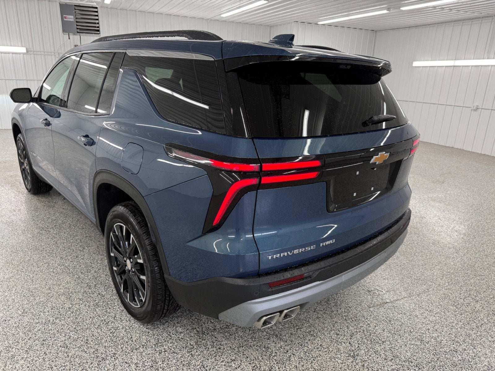 View vehicle photo 3