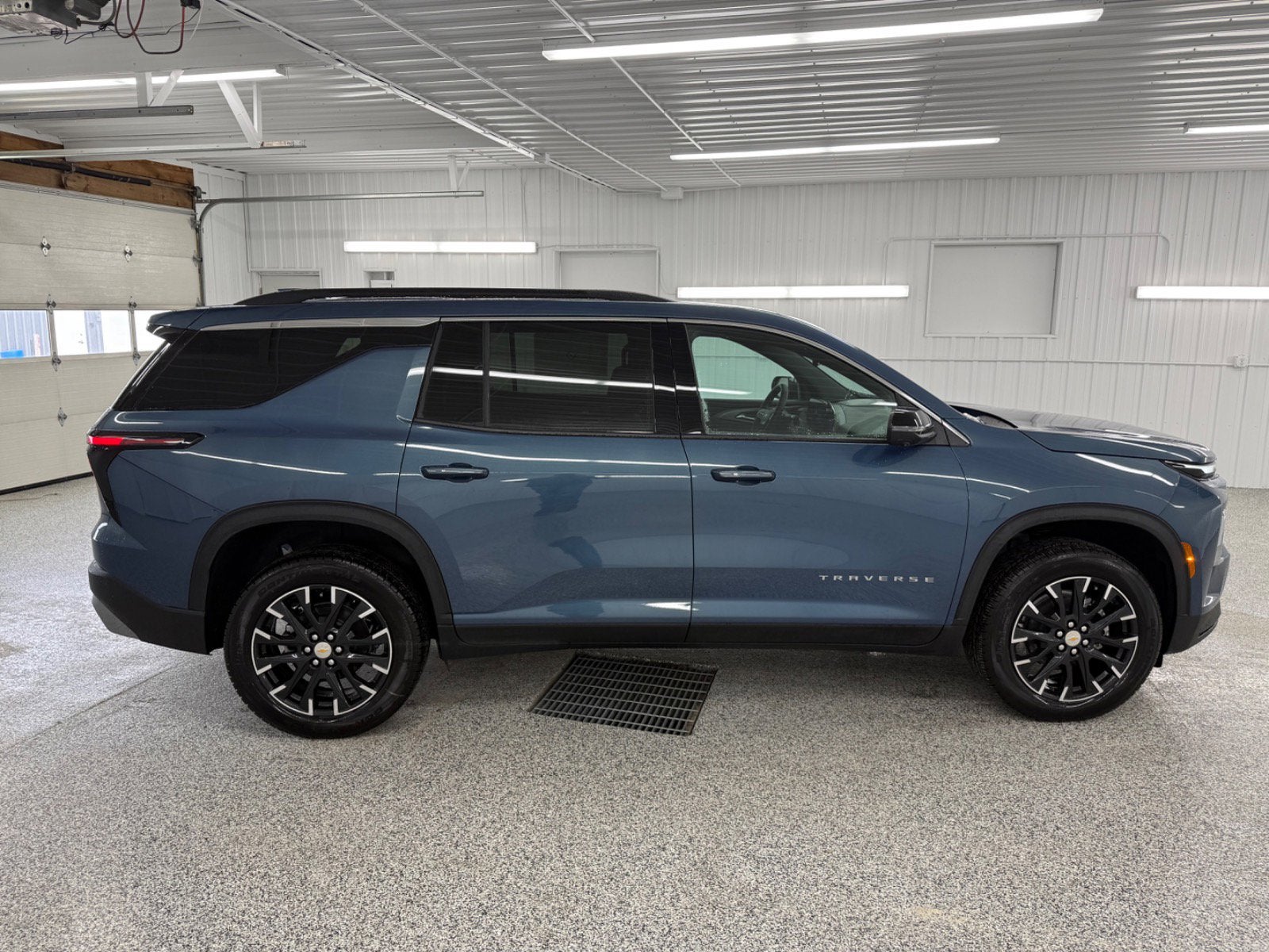 View vehicle photo 5