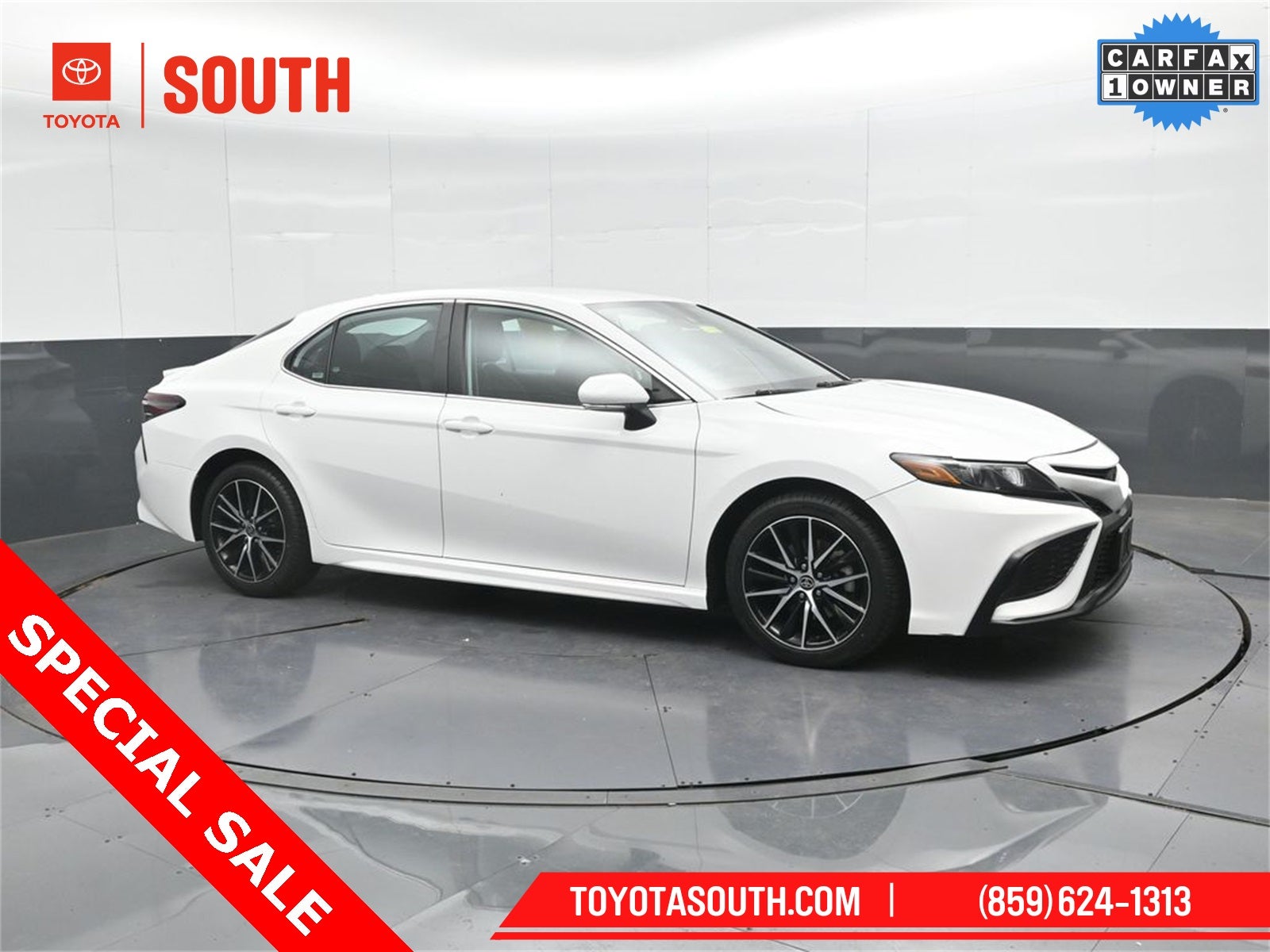 2024 Toyota Camry SE FWD