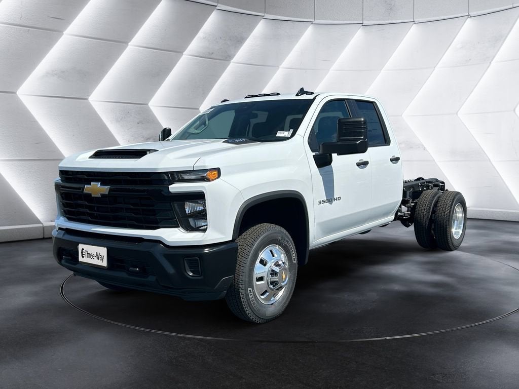Summit White 2026 Chevrolet Silverado 3500HD Pickup Truck 4X2 Automatic