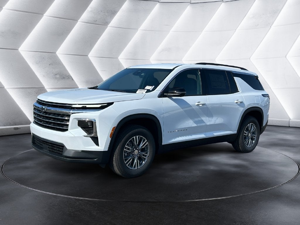 Polar White Tricoat 2027 Chevrolet Traverse SUV / Crossover Four-Wheel Drive Automatic