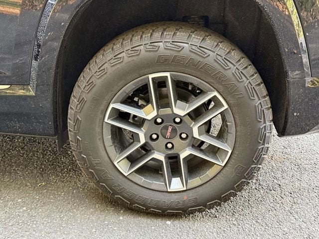 View vehicle photo 7