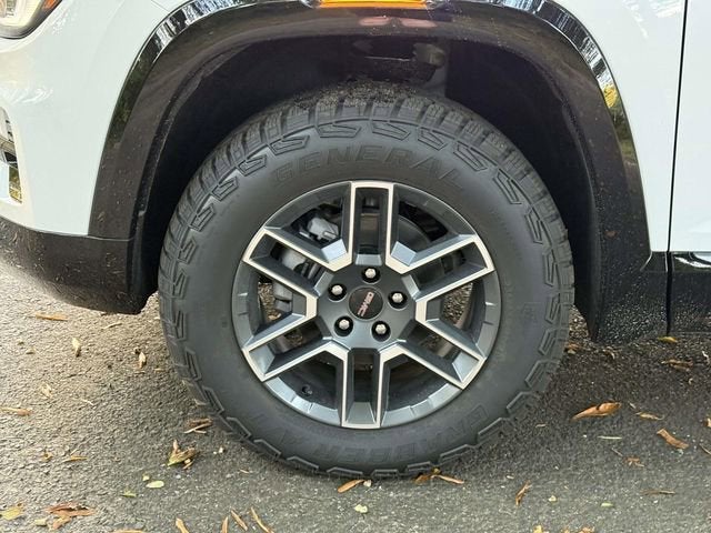 View vehicle photo 7