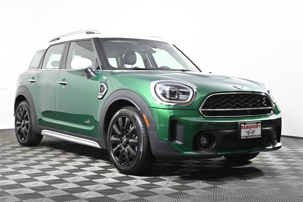 2020 Electric Mini Cooper SE pulls Boeing 777F freight aircraft 