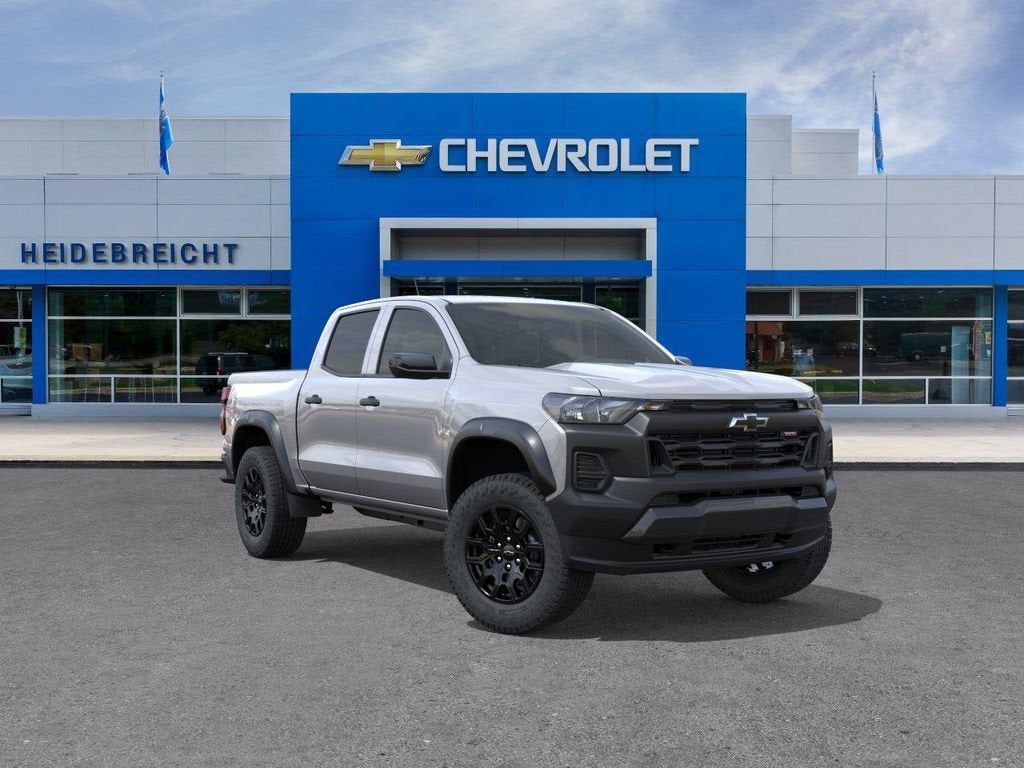Sterling Gray Metallic 2026 Chevrolet Colorado Pickup Truck Four-Wheel Drive Automatic
