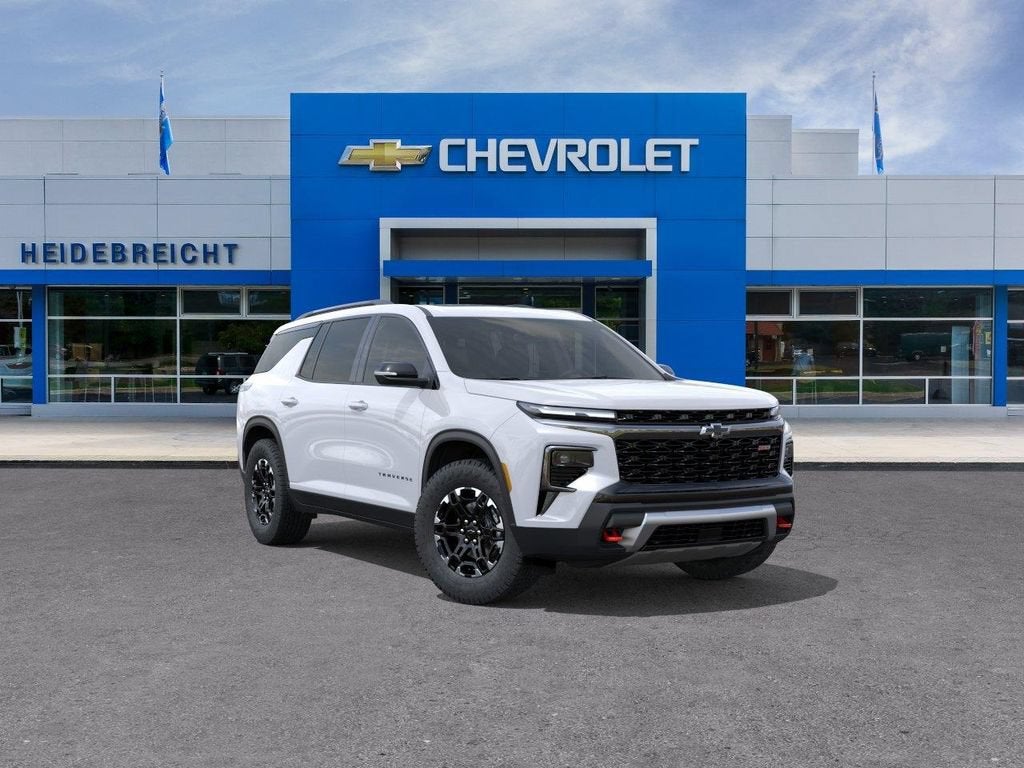 Polar White Tricoat 2027 Chevrolet Traverse SUV / Crossover Four-Wheel Drive Automatic