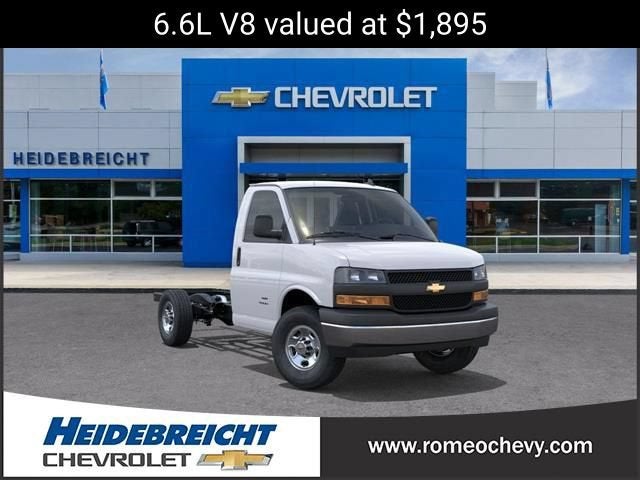 Summit White 2025 Chevrolet Express Chassis Van Rear-Wheel Drive Automatic