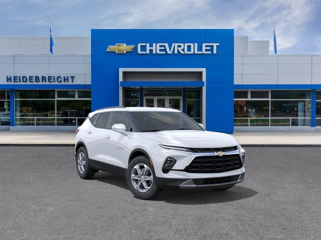 Summit White 2026 Chevrolet Blazer SUV / Crossover  Automatic
