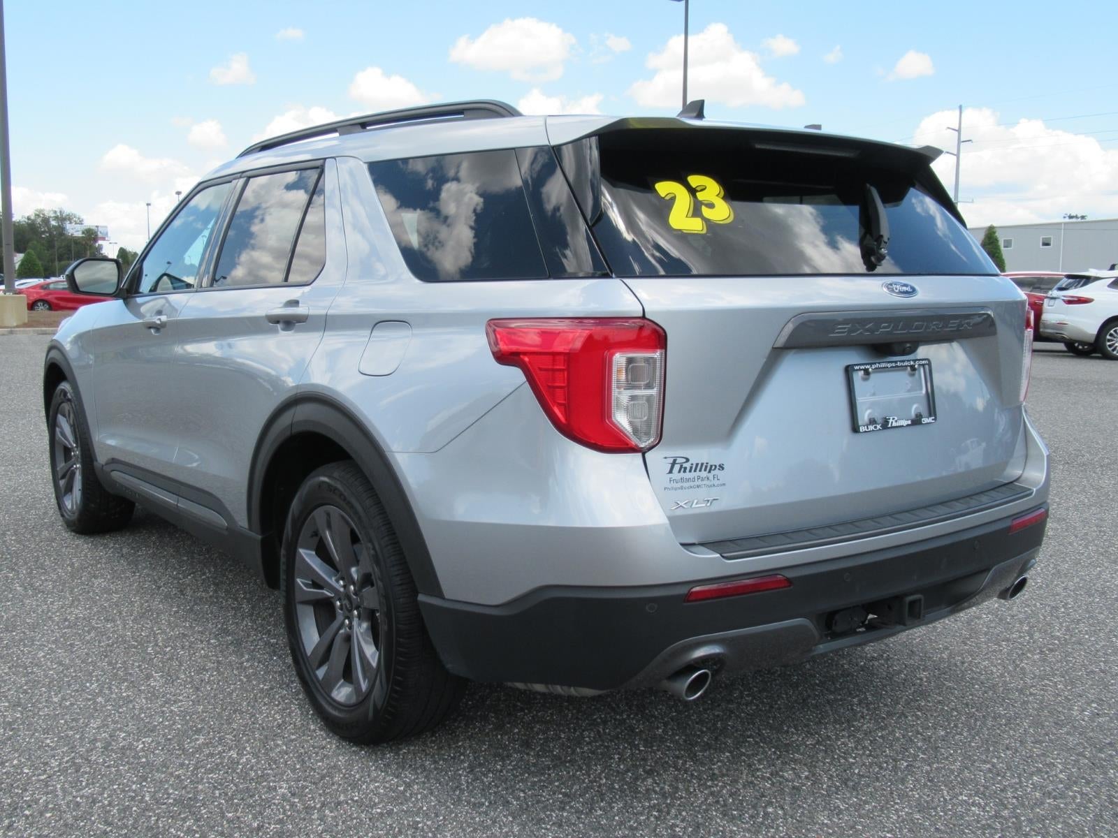 View vehicle photo 5