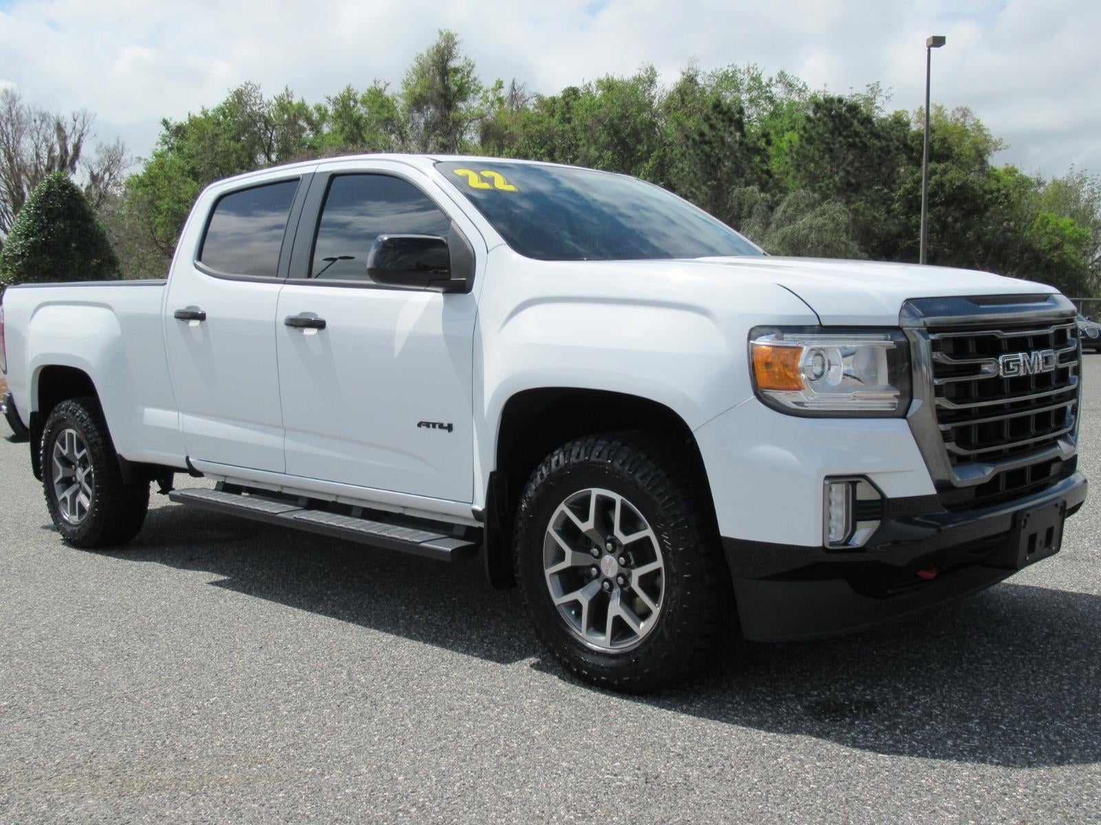 Summit White 2022 GMC Canyon AT4 Crew Cab 4WD with Leather Pickup Truck Four-Wheel Drive Automatic