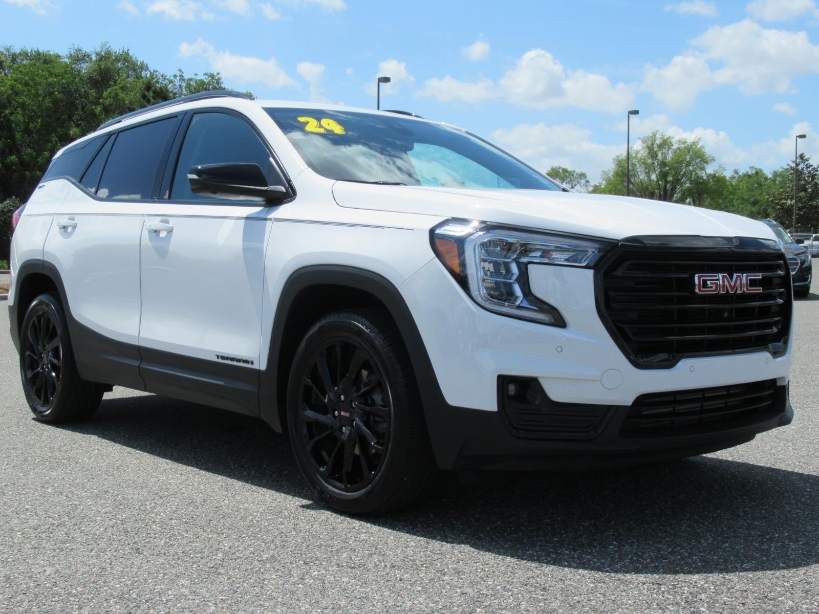 Summit White 2024 GMC Terrain SUV / Crossover Front-Wheel Drive Automatic