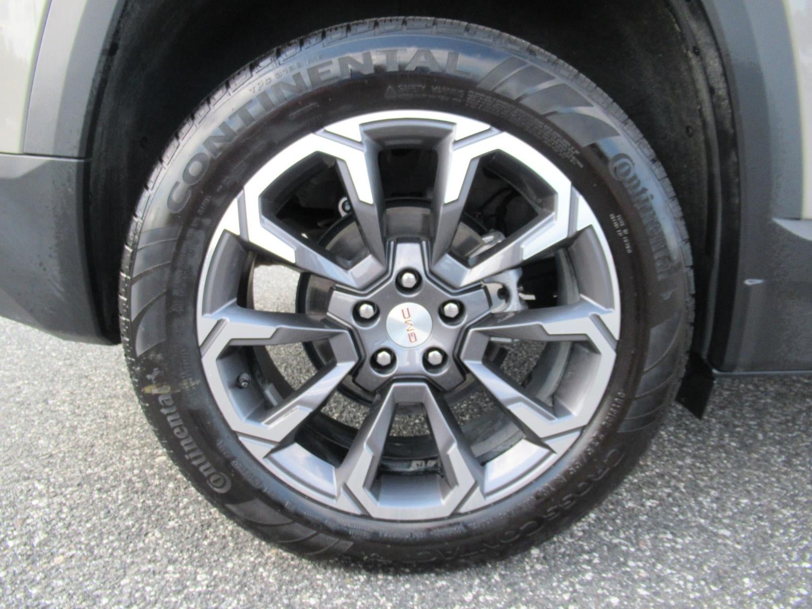 View vehicle photo 7