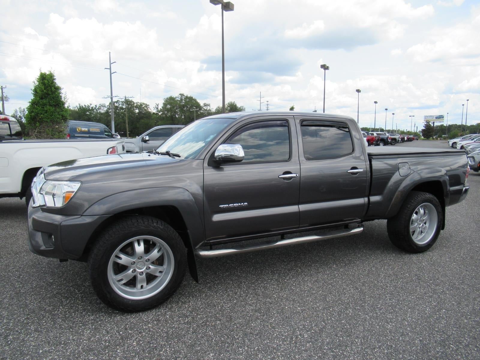 View vehicle photo 4