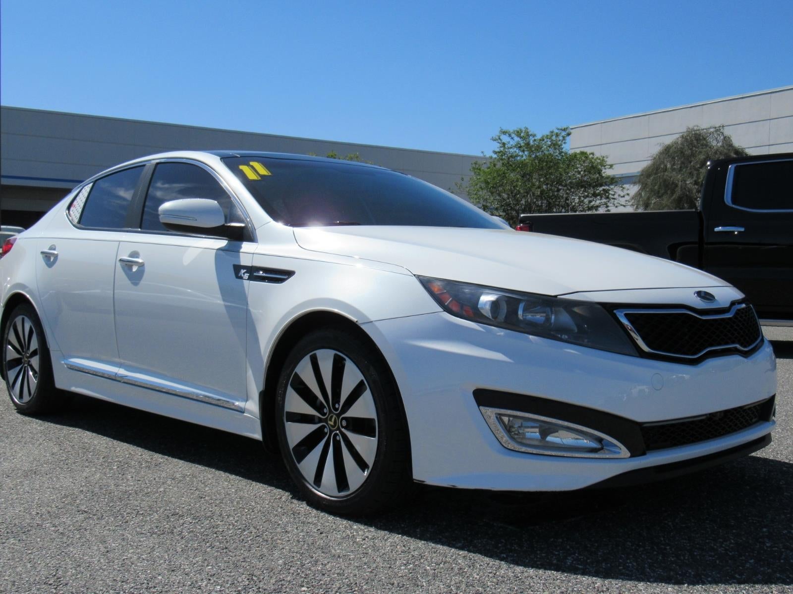 White 2011 Kia Optima SX Turbo Sedan Front-Wheel Drive Automatic