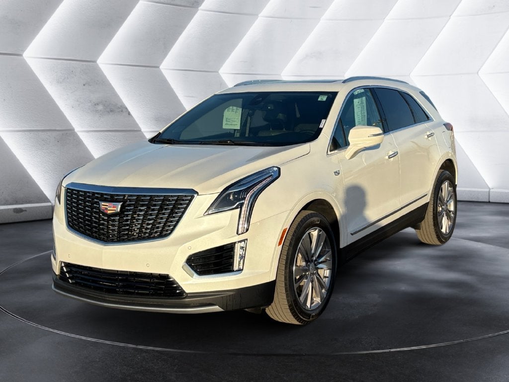 Crystal White Tricoat 2024 Cadillac XT5 SUV / Crossover Front-Wheel Drive Automatic