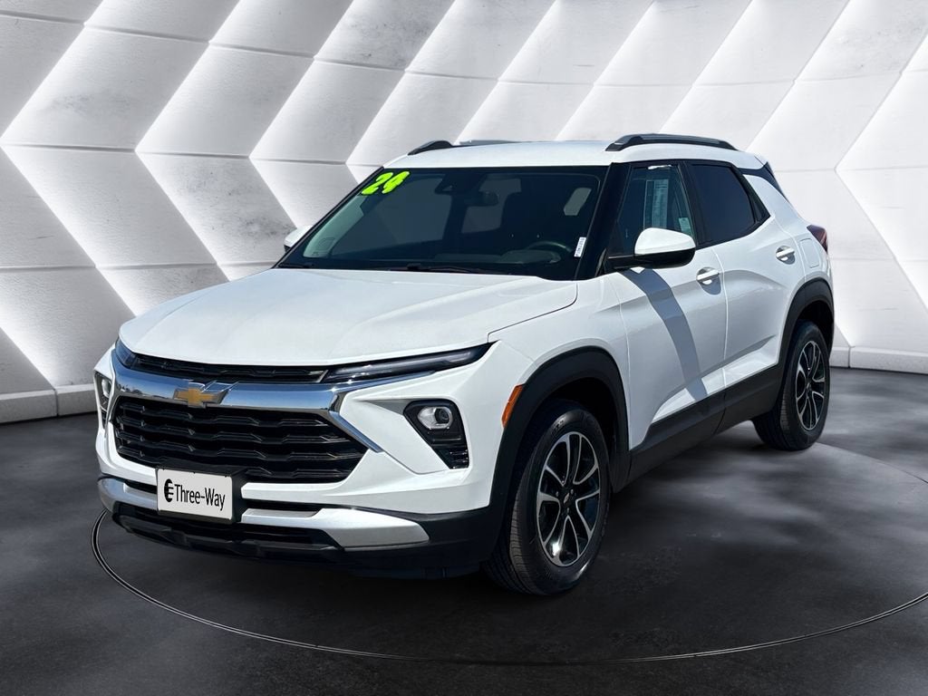 White (Iridescent Pearl Tricoat) 2024 Chevrolet Trailblazer SUV / Crossover Front-Wheel Drive Automatic