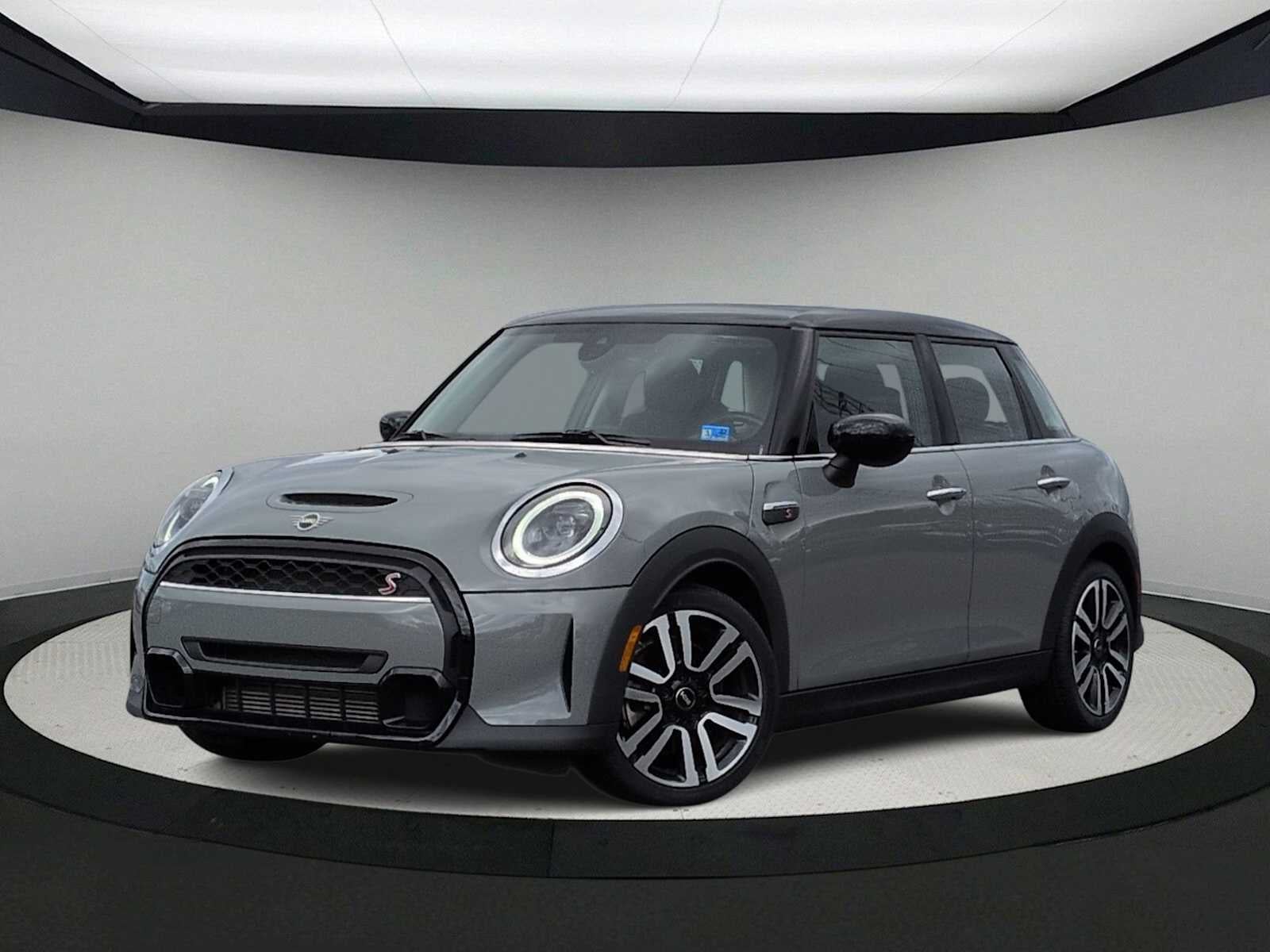 2023 MINI Hardtop 4 Door