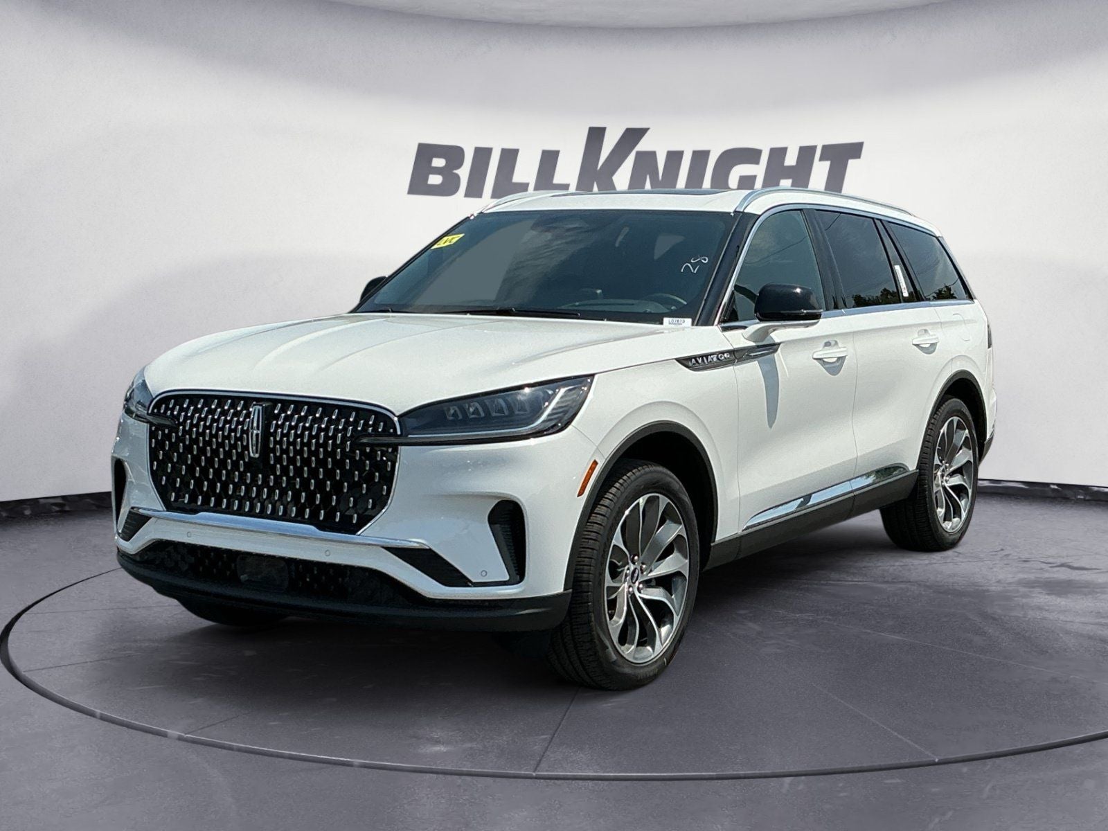 Pristine White Metallic Tri-Coat 2026 Lincoln Aviator SUV / Crossover All-Wheel Drive Automatic