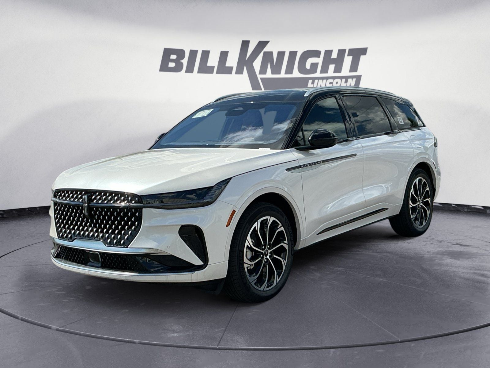 White Platinum Metallic Tri-Coat 2026 Lincoln Nautilus SUV / Crossover All-Wheel Drive 8-Speed Automatic