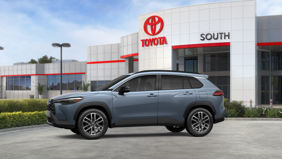 View vehicle photo 3