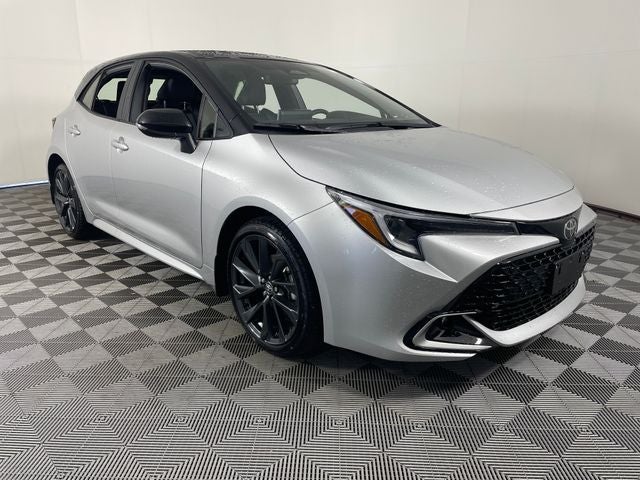 Classic Silver Metallic With Midnight Black Metall 2026 Toyota Corolla Hatchback XSE FWD Hatchback Front-Wheel Drive Continuously Variable Transmission