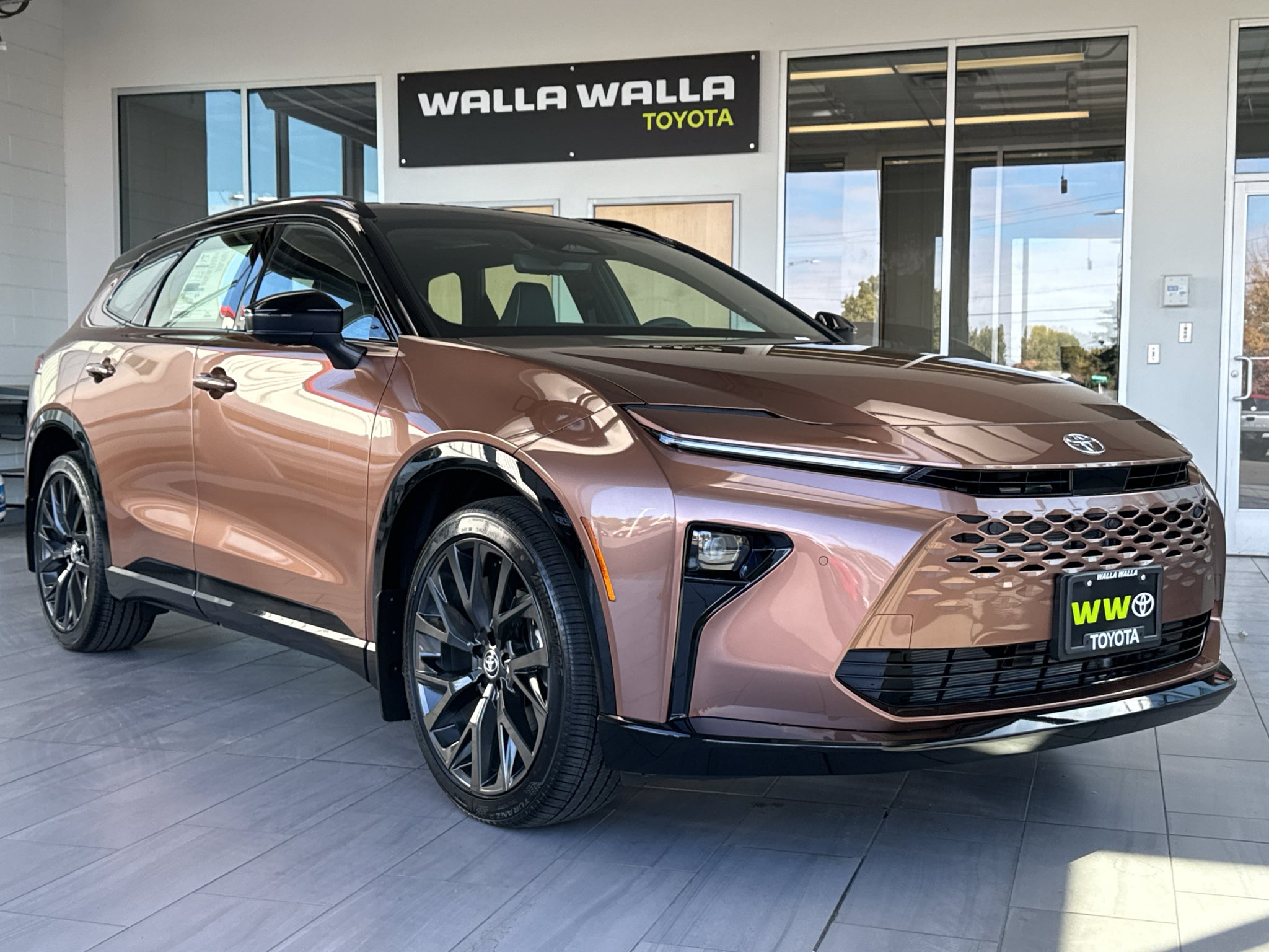 Bronze Age With Black Roof [Extra_Cost_Color] 2026 Toyota Crown Signia SUV / Crossover All-Wheel Drive Continuously Variable Transmission
