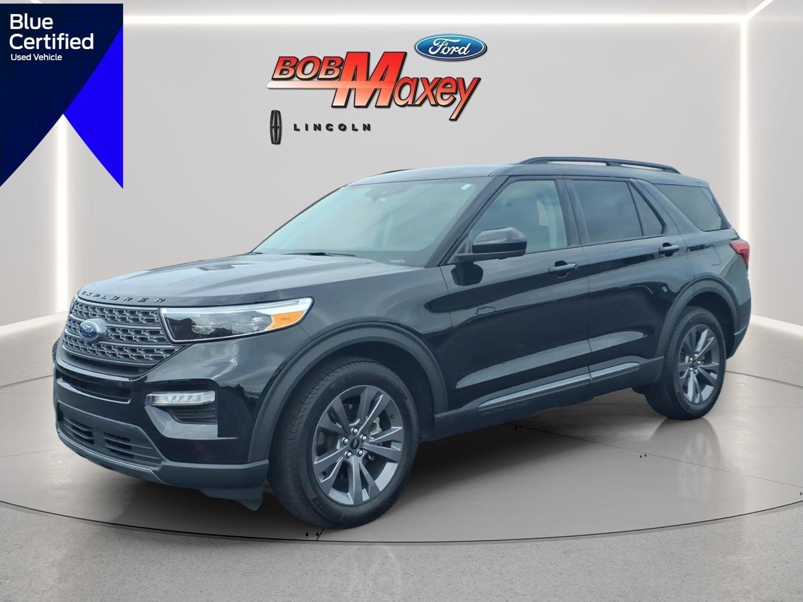  2023 Ford Explorer XLT AWD   