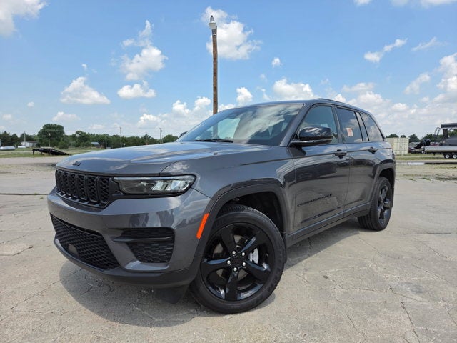  2025 Jeep Grand Cherokee Altitude X 4WD   