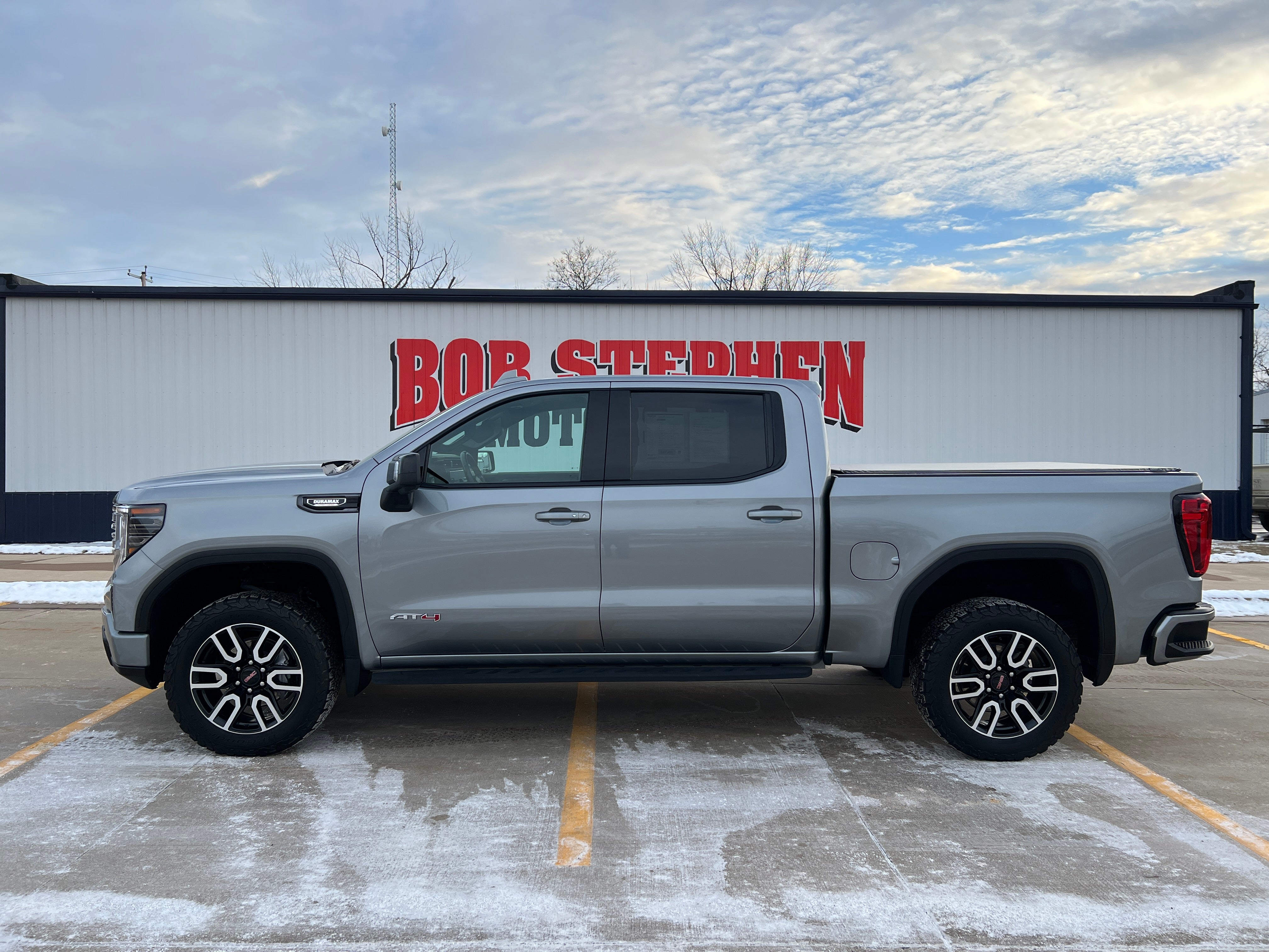 2024 GMC Sierra 1500 AT4 Crew Cab 4WD