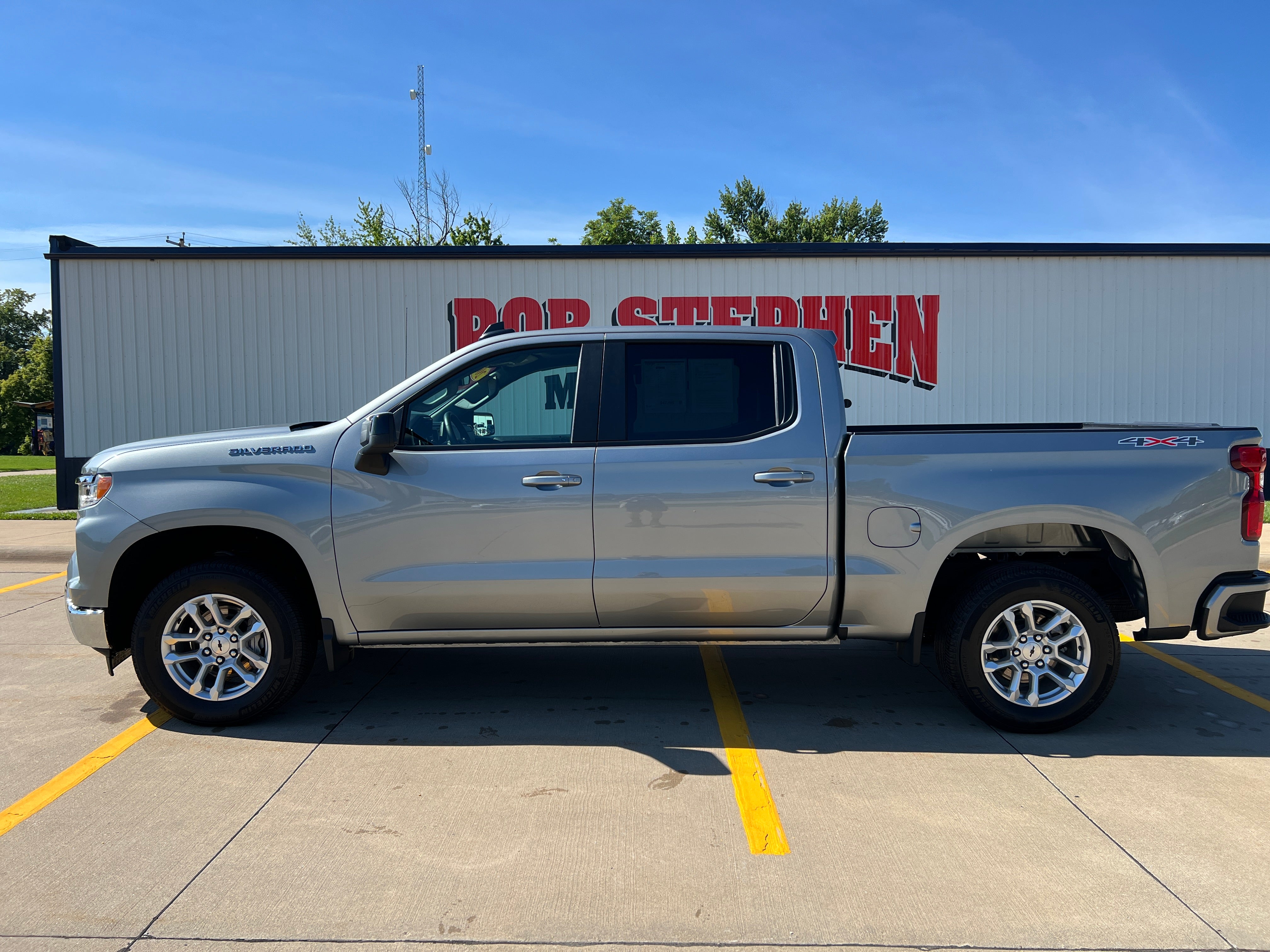 Sterling Gray Metallic 2026 Chevrolet Silverado 1500 Pickup Truck Four-Wheel Drive Automatic